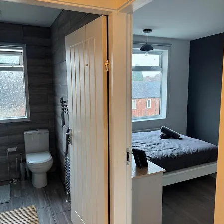 度假居 Modern 4 Bed House Close To Centre *