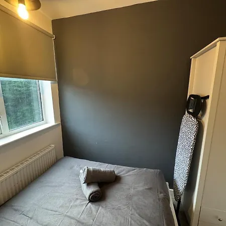 度假居 Modern 4 Bed House Close To Centre *