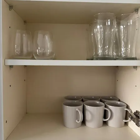 Modern 4 Bed House Close To Centre 度假居